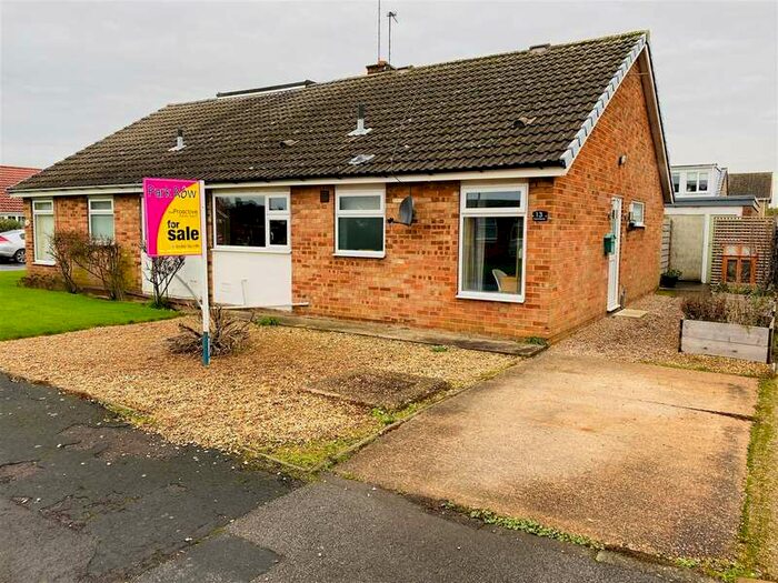 3 Bedroom Semi-Detached Bungalow For Sale In Hood Grove, Goole, DN14