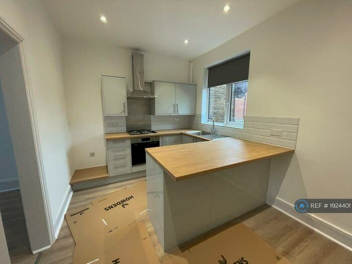 4 Bedroom Flat To Rent In Plashet Road, London, E13