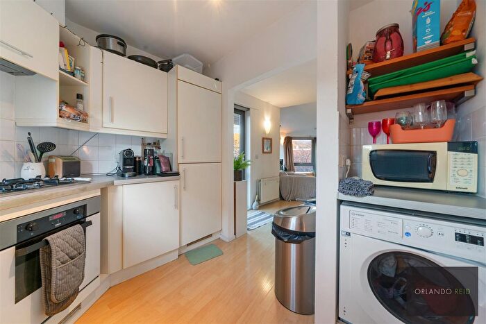 1 Bedroom Flat To Rent In Clapham Road, London, SW9
