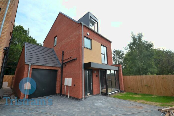4 Bedroom Detached House To Rent In Beechdale Road, Nottingham, NG8
