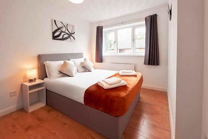 3 Bedroom Serviced Apartments To Rent In The Oval, Milton Keynes, Buckinghamshire, MK6