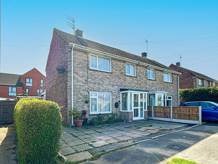 4 Bedroom Semi Detached House For Sale In Fishers Lane, Wirral, CH61