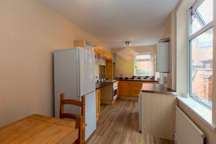 4 Bedroom Terraced House To Rent In Lorne Road, Leicester, LE2