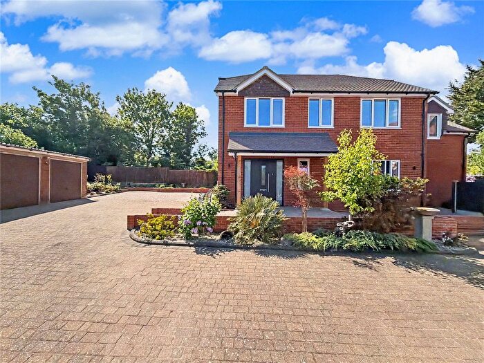 4 Bedroom Detached House For Sale In Junction Road, Gillingham, Kent, ME7