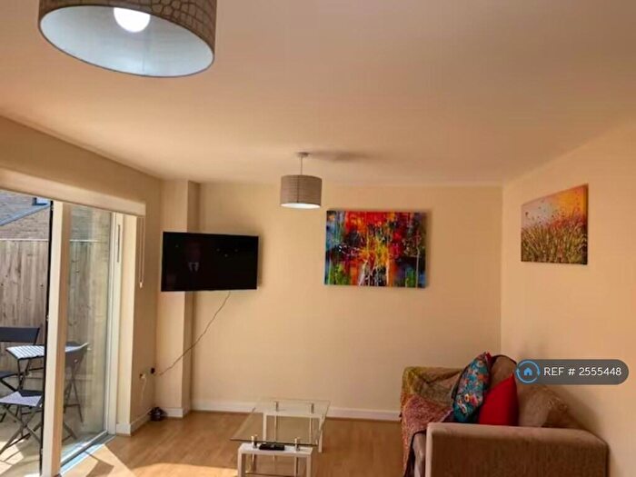 2 Bedroom Flat To Rent In Cambridge, Trumpington, Cambridge, CB2