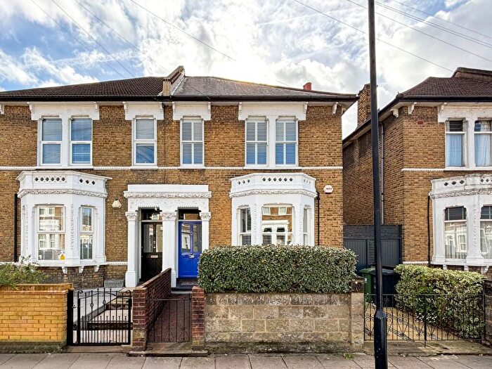 4 Bedroom Semi Detached House For Sale In Ringstead Road, Catford, SE6