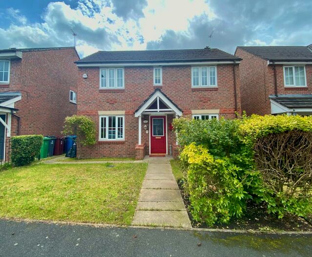 3 Bedroom Detached House To Rent In Wallbrook Drive, Blakley, M9