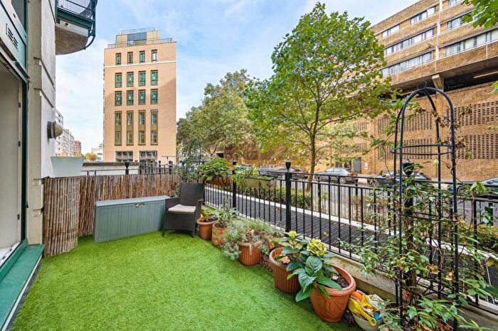 2 Bedroom Flat To Rent In Warren House, Beckford Close, London, W14