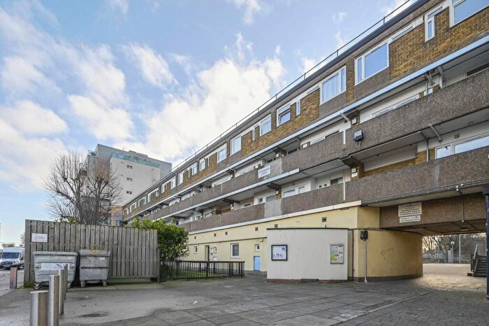 2 Bedroom Flat For Sale In Cable Street, Shadwell, London, E1