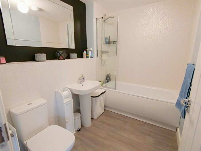 3 Bedroom End Of Terrace House For Sale In Baines Way, Framlingham, Suffolk, IP13