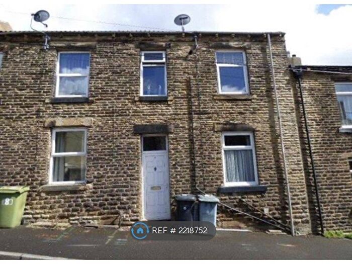 2 Bedroom Terraced House To Rent In King Street, Heckmondwike, WF16