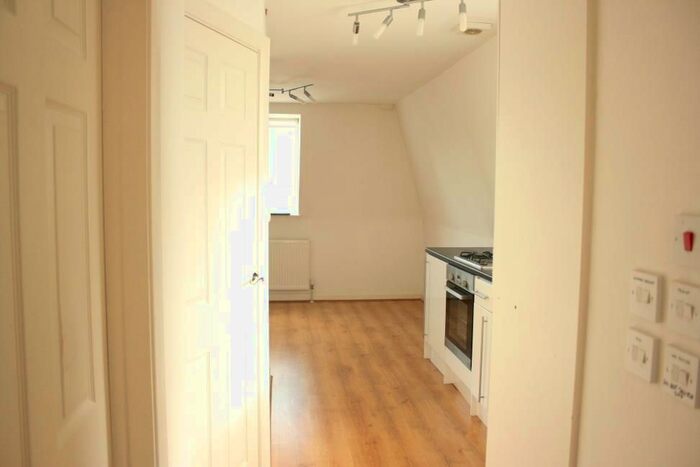 1 Bedroom Flat To Rent In Dollis Road, London, NW7
