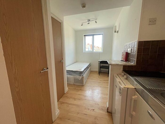 Studio To Rent In Moy Road, Roath, Cardiff, CF24