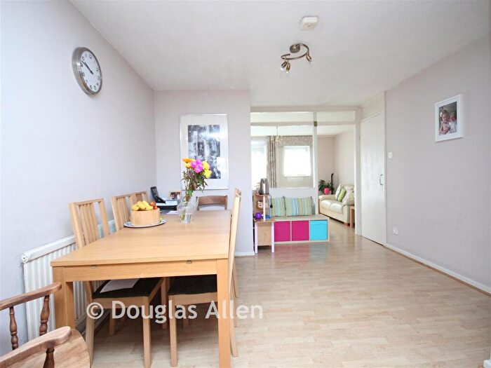 4 Bedroom End Of Terrace House For Sale In Pershore Close, Ilford, Essex, IG2