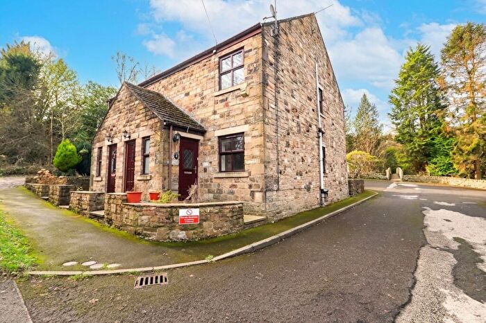 1 Bedroom Flat For Sale In Chunal Lane, Glossop, SK13
