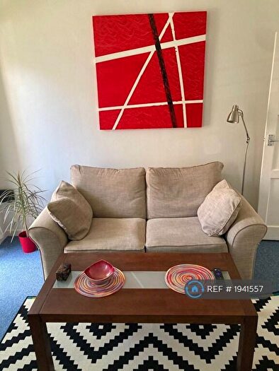 1 Bedroom Flat To Rent In Bradlord House, London, SE21