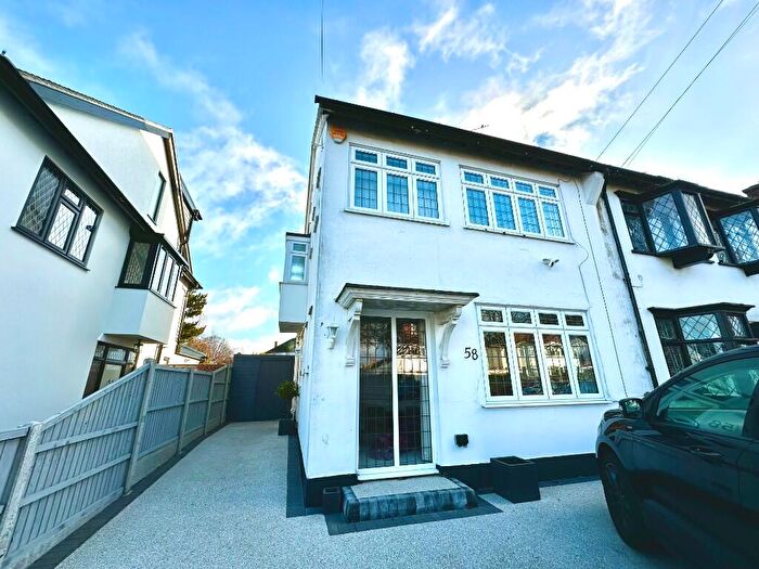 4 Bedroom Semi Detached House To Rent In Exford Avenue, Westcliff-On-Sea, Essex, SS0