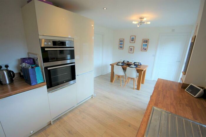4 Bedroom Detached House For Sale In Petfield Drive, Anlaby, HU10