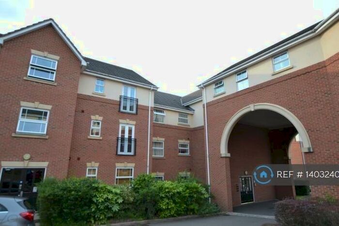 2 Bedroom Flat To Rent In Newlands Close, Hagley, Stourbridge, DY9
