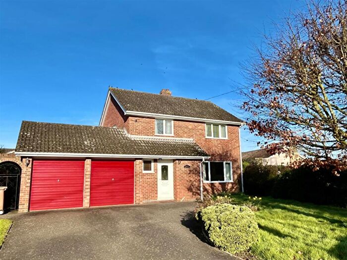 4 Bedroom Detached House For Sale In Colegate End Road, Pulham St Mary, IP21