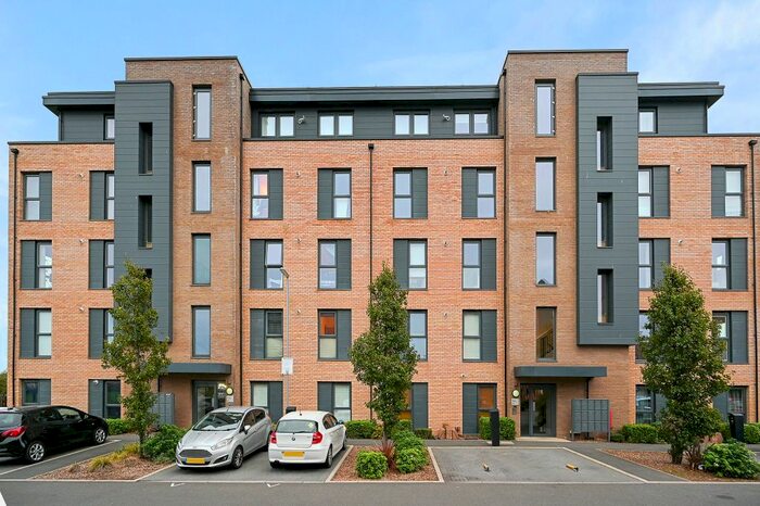 2 Bedroom Flat To Rent In Swannell Way, Cricklewood, London, NW2