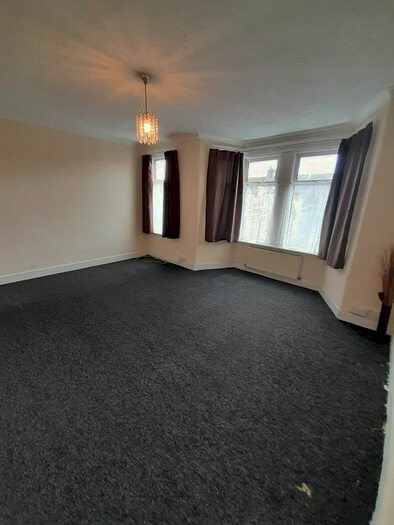 2 Bedroom Flat To Rent In Belmont Road, Ilford, IG1