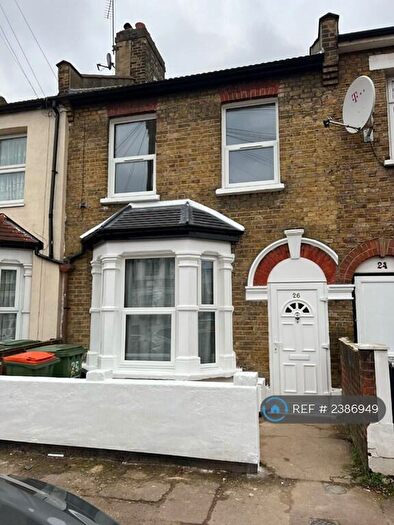 5 Bedroom Terraced House To Rent In Hockley Avenue, London, E6