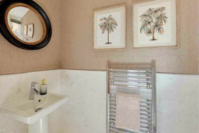 4 Bedroom Detached House For Sale In Station Road, Hibaldstow, North Lincolnshire, DN20