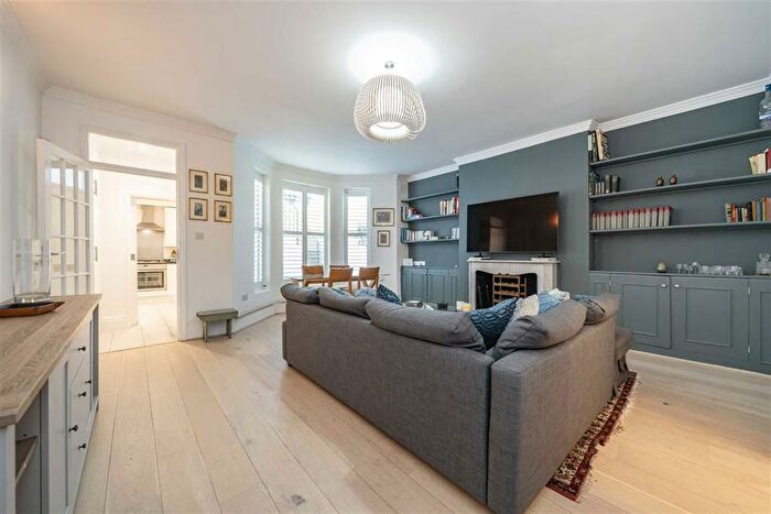 2 Bedroom Flat To Rent In Maclise Road, London, W14