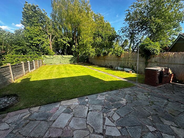 2 Bedroom End Of Terrace House To Rent In Cheadle Hulme, Cheadle, SK8