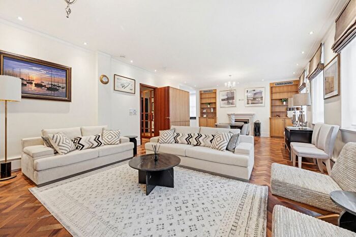2 Bedroom Flat To Rent In Grosvenor Square, Mayfair, W1K
