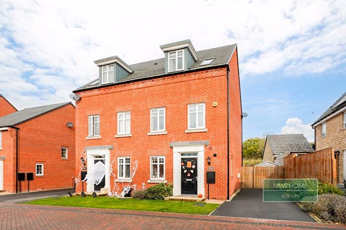 3 Bedroom Semi Detached House For Sale In High Lee Grove, Flockton, Wakefield, WF4