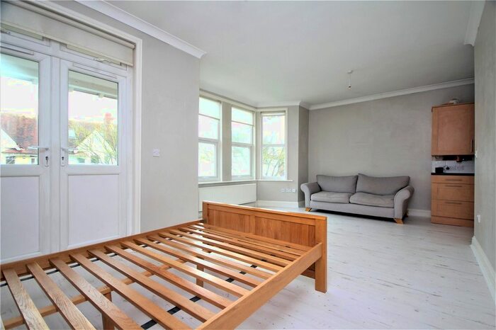 Studio To Rent In St Georges Road, Worthing, BN11