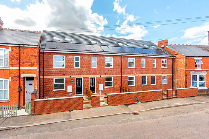 4 Bedroom Town House For Sale In Wentworth Road, Rushden, NN10