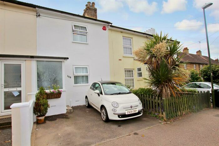2 Bedroom Terraced House To Rent In West Street, Burgess Hill, West Sussex, RH15