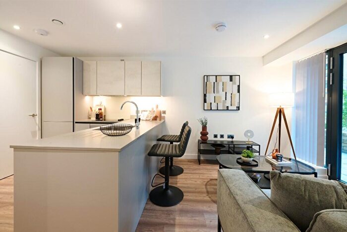 Apartment To Rent In Herschel Street, Slough, Berkshire, SL1