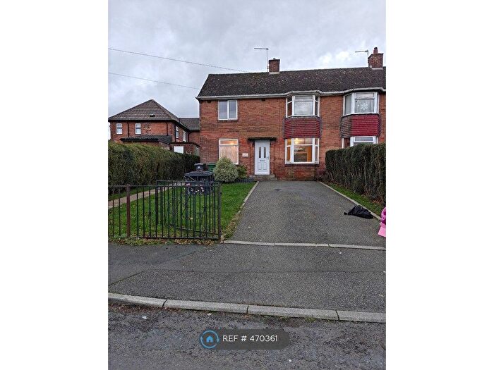 3 Bedroom Semi Detached House To Rent In Sandene Avenue, Huddersfield, HD4