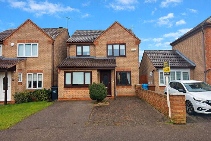 3 Bedroom Detached House For Sale In Yardley Close, Corby, NN17