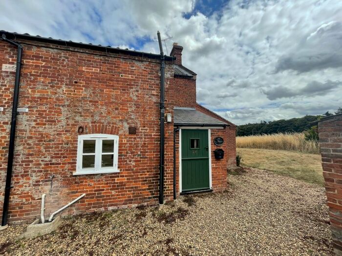 2 Bedroom Cottage To Rent In Westwick, Norwich, NR10