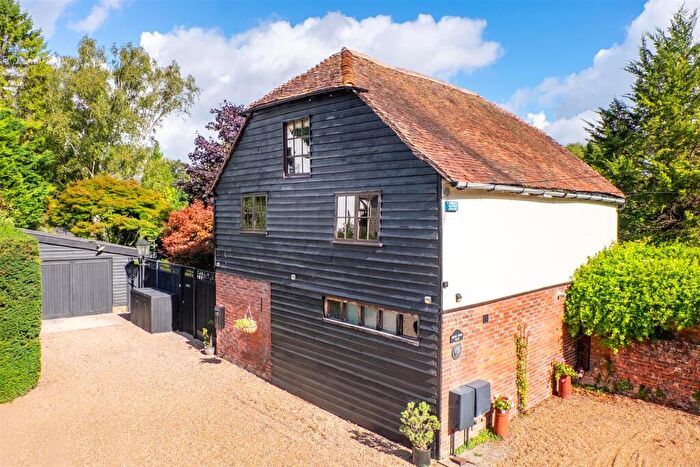2 Bedroom Detached House For Sale In Grade Ii Listed Detached Converted Granary - Loose, ME15