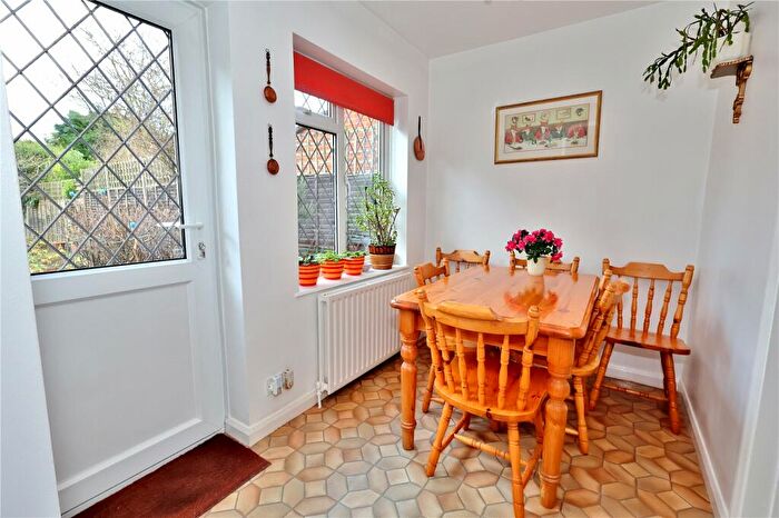 4 Bedroom Detached House For Sale In Lovelace Drive, Pyrford, Woking, Surrey, GU22
