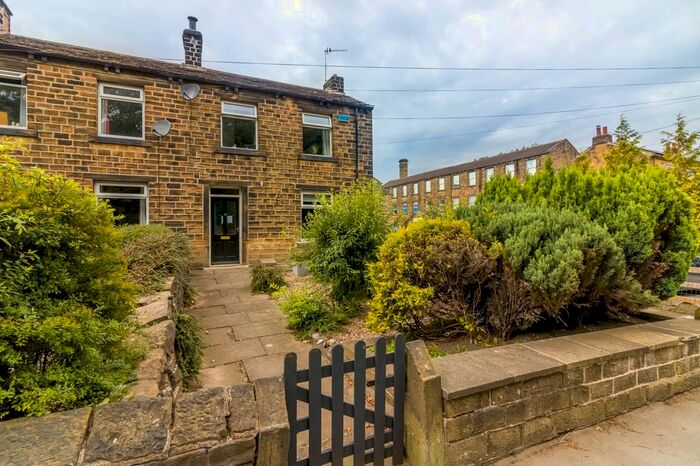 3 Bedroom End Of Terrace House To Rent In Abbey Road, Shepley, Huddersfield, HD8