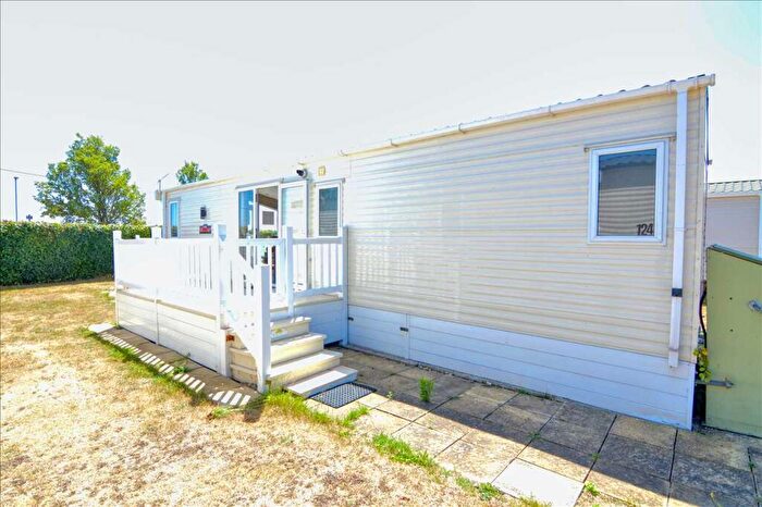 2 Bedroom Park Home For Sale In Haven Village - Hemsley, Brightlingsea, CO7