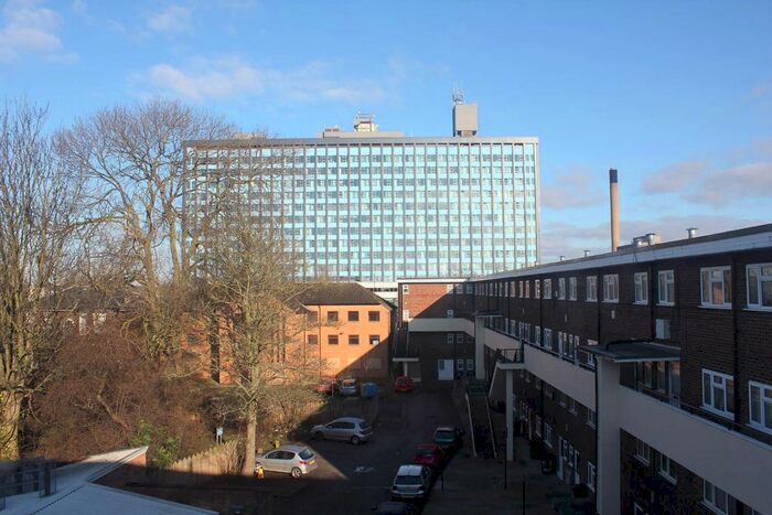 2 Bedroom Flat To Rent In Kendall House, Hull, HU3