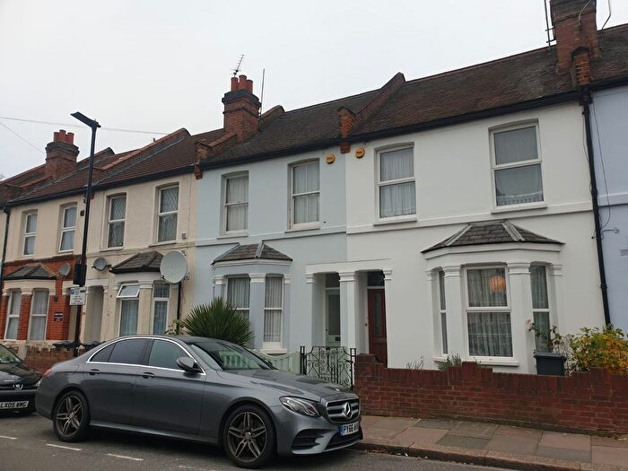 2 Bedroom Flat To Rent In Cecil Road, Hounslow, TW3