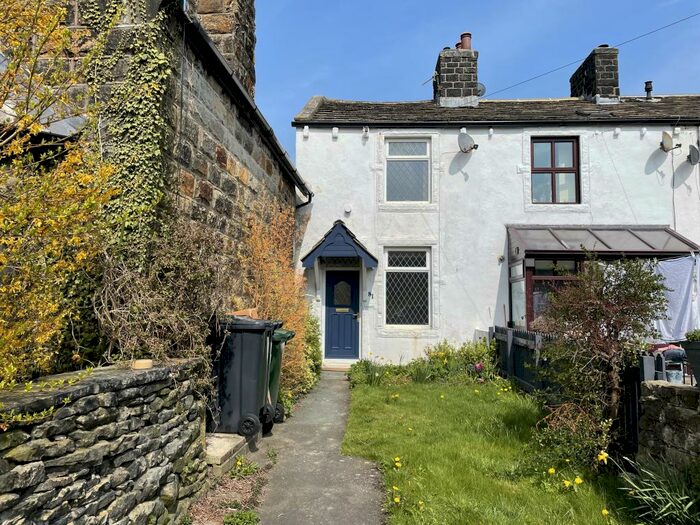 2 Bedroom House To Rent In Moss Carr Road, Keighley, BD21