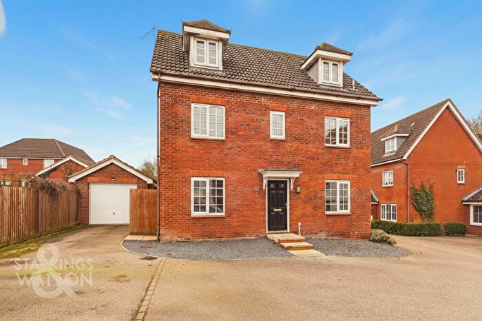 6 Bedroom Town House For Sale In Joyce Way, Dussindale, Norwich, NR7