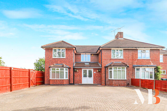 5 Bedroom Semi-Detached House For Sale In Tile Hill Lane, Coventry, CV4