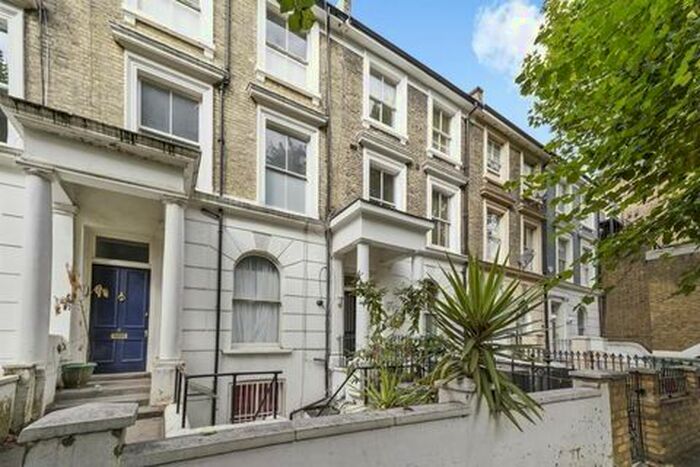 1 Bedroom Flat To Rent In Bamborough Gardens, London, W12