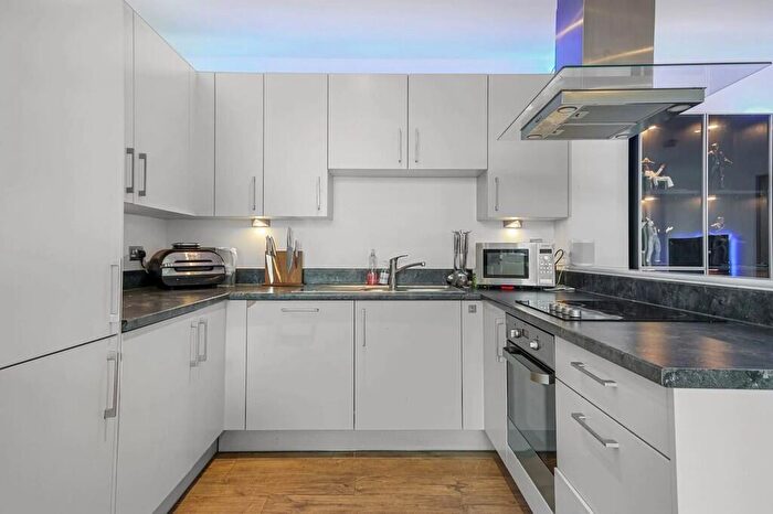 1 Bedroom Apartment For Sale In Angel Lane, London, SE17
